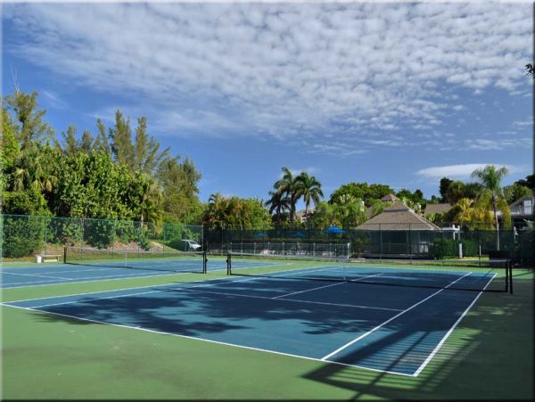 Captiva Vacation Home Two Bedroom walk to Beach