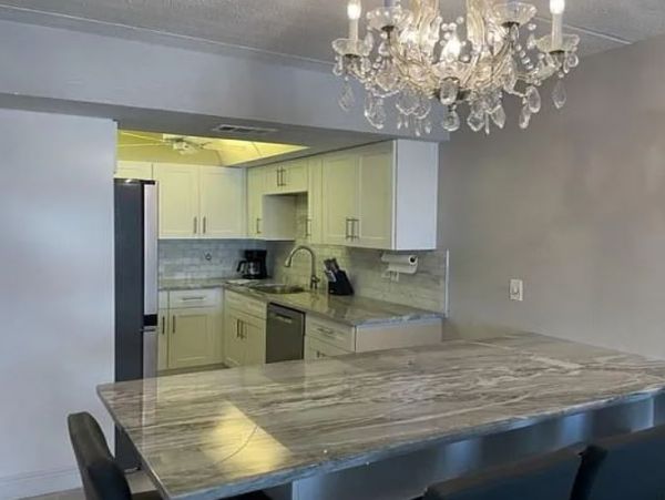 2 Bedroom Vacation Condo in Longboat Key Close to Beach