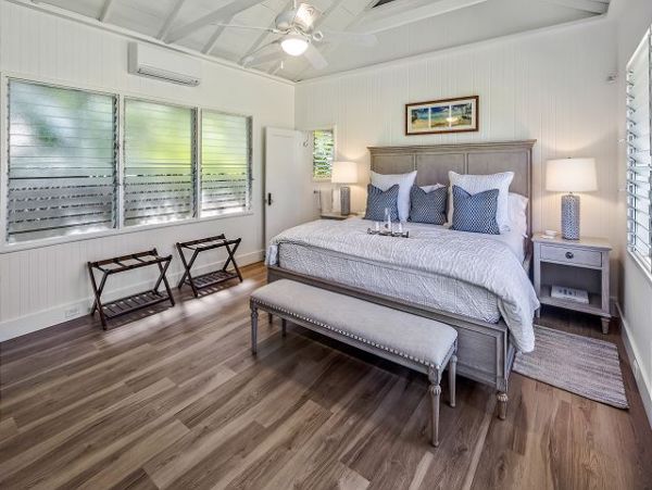 Oceanfront Hawaiian Retreat with Stunning Views and Guest Cottage