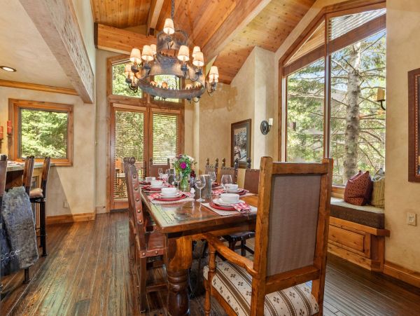 Mountain Chic Vacation Rental with 5 Bedrooms in Deer Valley