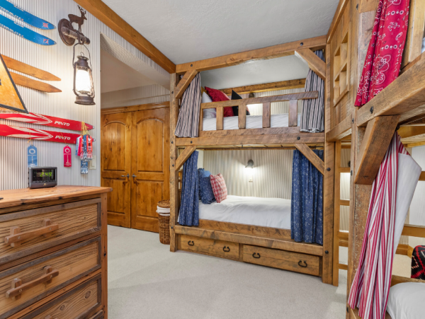 Mountain Chic Vacation Rental with 5 Bedrooms in Deer Valley