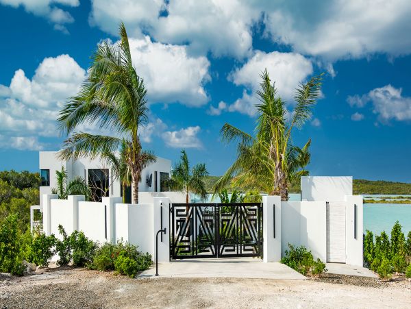 Beachfront Private Oasis in Turks and Caicos with Stunning Views