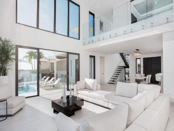 Beachfront Private Oasis in Turks and Caicos with Stunning Views