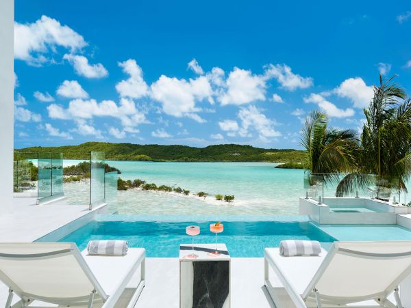 Beachfront Private Oasis in Turks and Caicos with Stunning Views