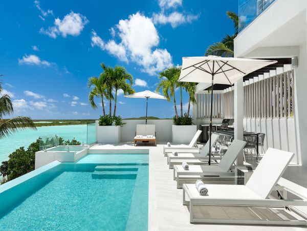 Beachfront Private Oasis in Turks and Caicos with Stunning Views