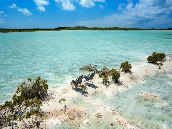 Beachfront Private Oasis in Turks and Caicos with Stunning Views