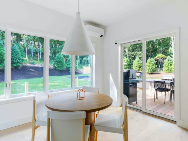 Modern 6 Bedroom Home with Private Pool