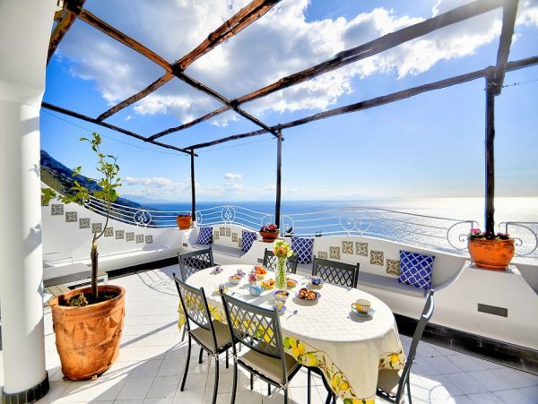 Lovely 3 Bedroom Vacation Villa in Positano with Private Pool