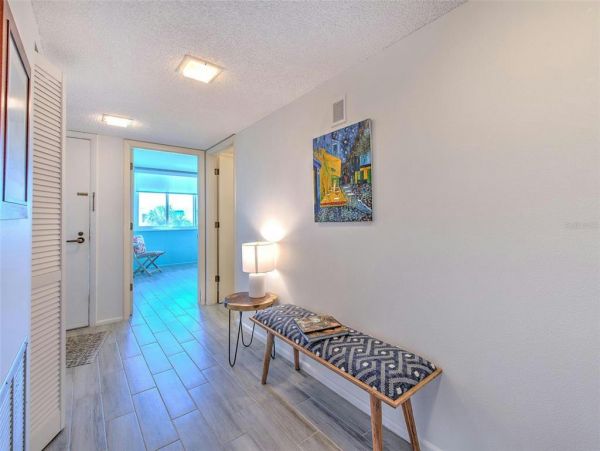 Spacious 2 Bedroom Vacation Rental in Longboat Key