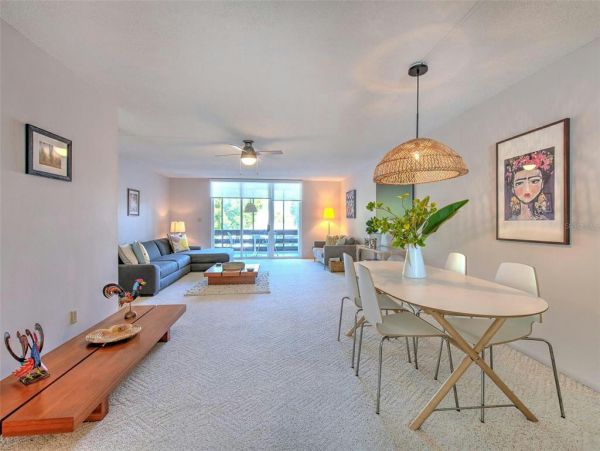 Spacious 2 Bedroom Vacation Rental in Longboat Key