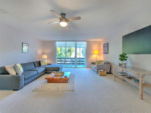 Spacious 2 Bedroom Vacation Rental in Longboat Key