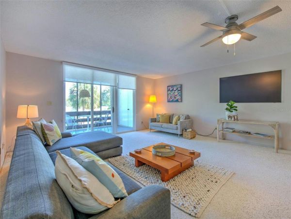 Spacious 2 Bedroom Vacation Rental in Longboat Key
