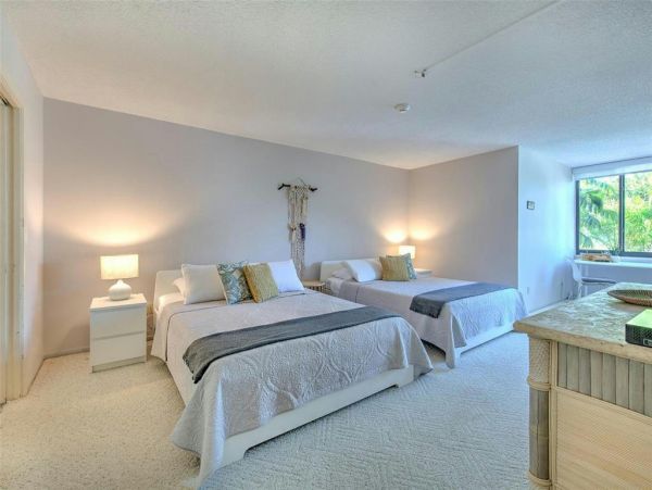 Spacious 2 Bedroom Vacation Rental in Longboat Key