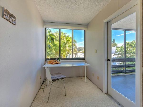 Spacious 2 Bedroom Vacation Rental in Longboat Key