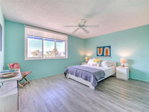 Spacious 2 Bedroom Vacation Rental in Longboat Key