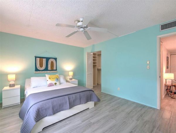 Spacious 2 Bedroom Vacation Rental in Longboat Key