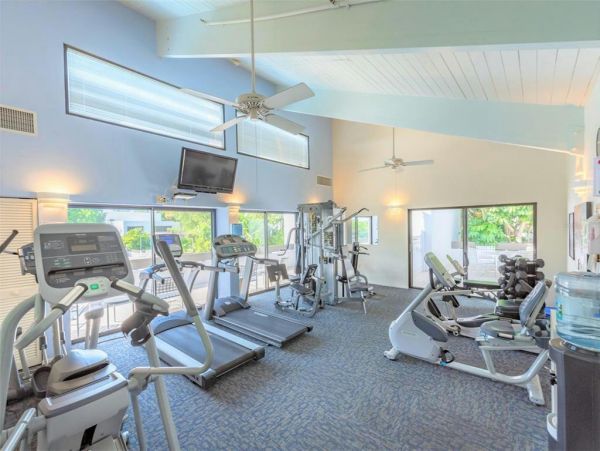 Spacious 2 Bedroom Vacation Rental in Longboat Key