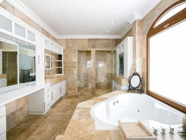 Stunning Beachfront Vacation Villa in Saint Maarten Sleeps 12