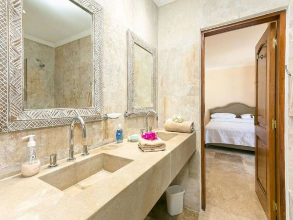 Stunning Beachfront Vacation Villa in Saint Maarten Sleeps 12