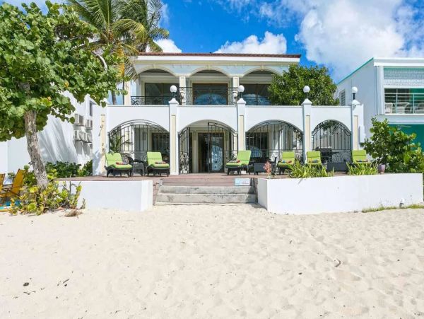Stunning Beachfront Vacation Villa in Saint Maarten Sleeps 12