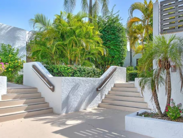 Lovely 2 Bedroom Vacation Rental in Longboat Key