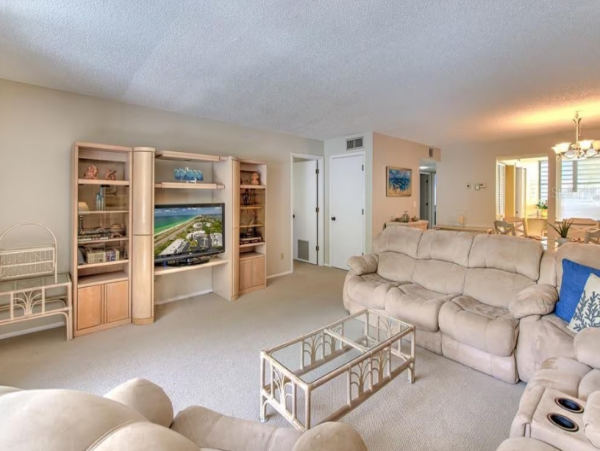 Lovely 2 Bedroom Vacation Rental in Longboat Key