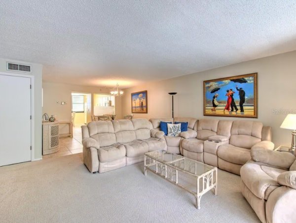 Lovely 2 Bedroom Vacation Rental in Longboat Key