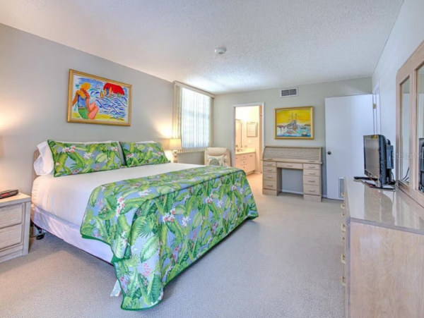 Lovely 2 Bedroom Vacation Rental in Longboat Key