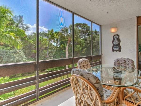 Lovely 2 Bedroom Vacation Rental in Longboat Key