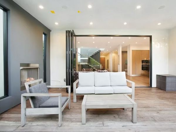 Luxurious Vacation Home in Los Angeles with Pool & Hot Tub