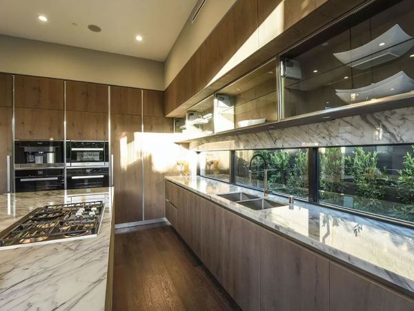 Luxurious Vacation Home in Los Angeles with Pool & Hot Tub