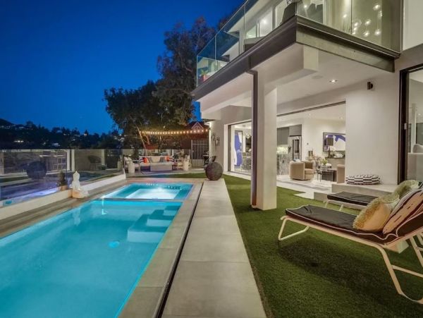 Modern Vacation Villa in Los Angeles with Private Pool