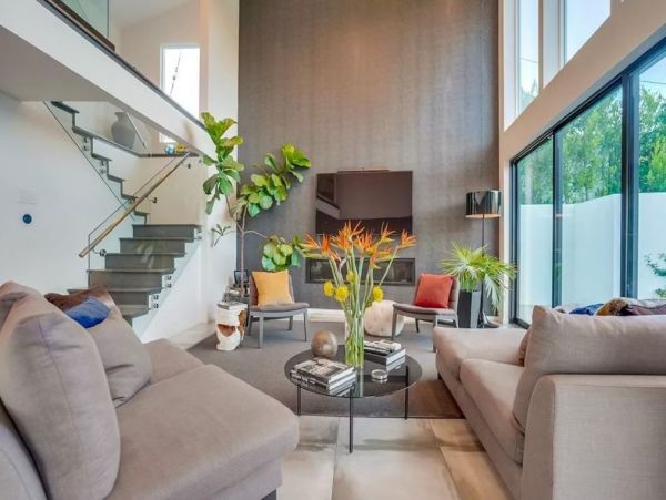 Modern Vacation Villa in Los Angeles with Private Pool