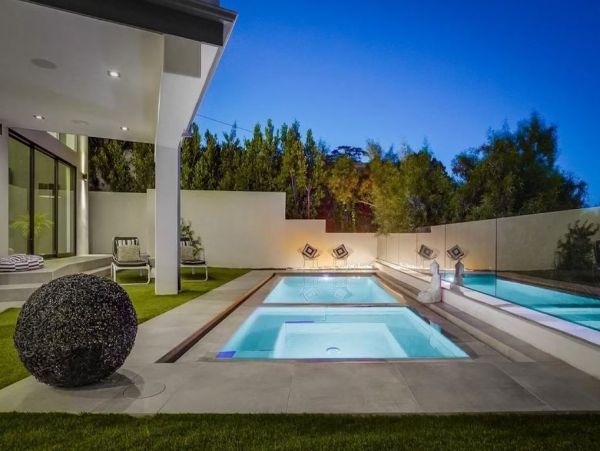 Modern Vacation Villa in Los Angeles with Private Pool