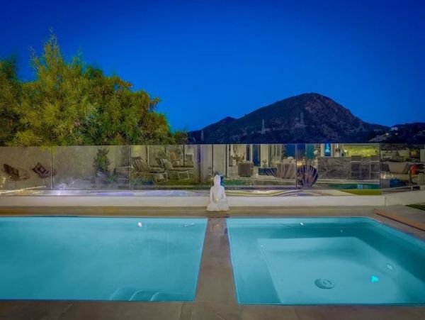Modern Vacation Villa in Los Angeles with Private Pool