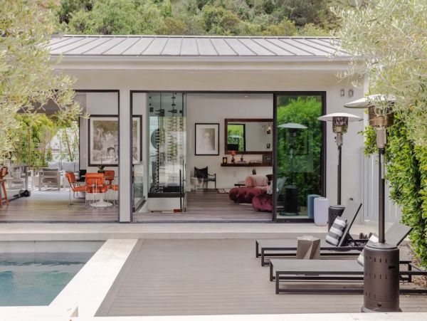 Fabulous Vacation Home In Los Angeles with Pool and Views