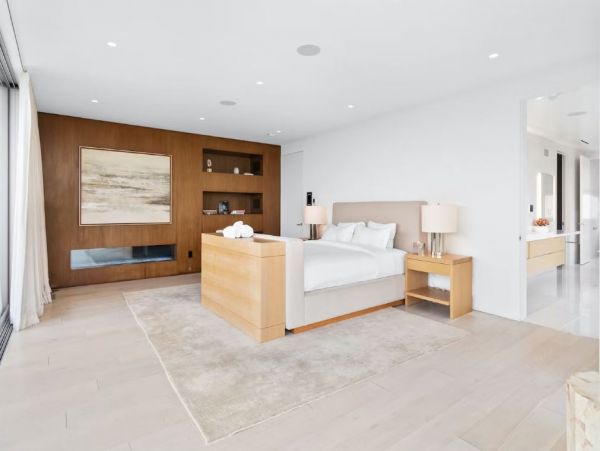 Slice of Paradise in Los Angeles with Private Pool Sleeps 8