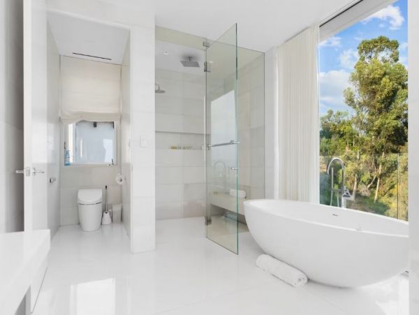 Slice of Paradise in Los Angeles with Private Pool Sleeps 8