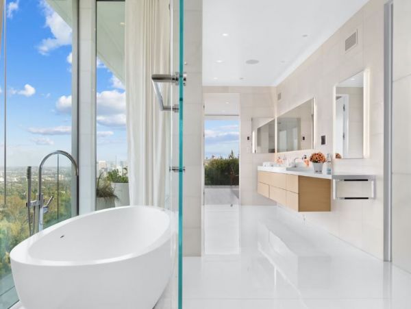 Slice of Paradise in Los Angeles with Private Pool Sleeps 8