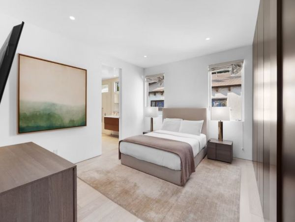 Slice of Paradise in Los Angeles with Private Pool Sleeps 8