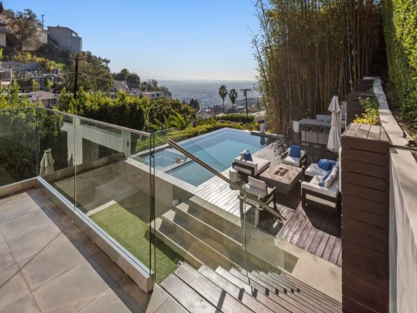 Stunning 4 Bedroom Vacation villa in Los Angeles with Pool