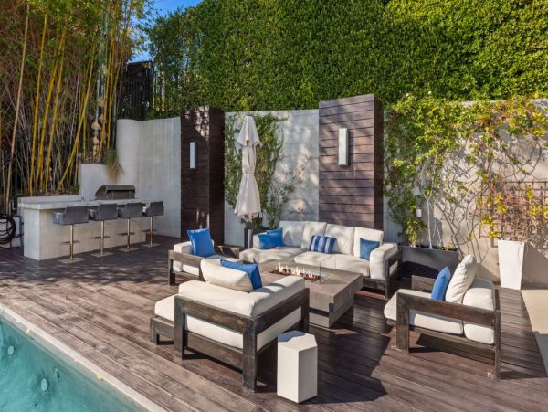 Stunning 4 Bedroom Vacation villa in Los Angeles with Pool