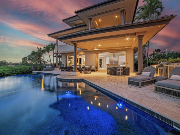 Kailua-Kona Upscale Vacation Rental 180 Degrees Oceanfront Shoreline.