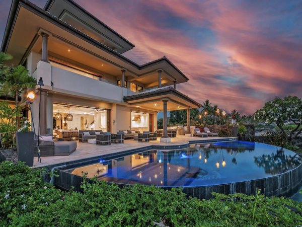 Kailua-Kona Upscale Vacation Rental 180 Degrees Oceanfront Shoreline.