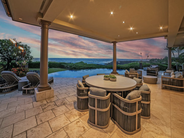Kailua-Kona Upscale Vacation Rental 180 Degrees Oceanfront Shoreline.