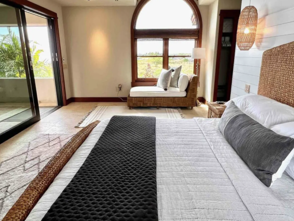 Kailua-Kona Upscale Vacation Rental 180 Degrees Oceanfront Shoreline.