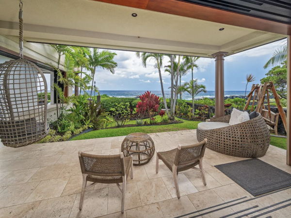 Kailua-Kona Upscale Vacation Rental 180 Degrees Oceanfront Shoreline.
