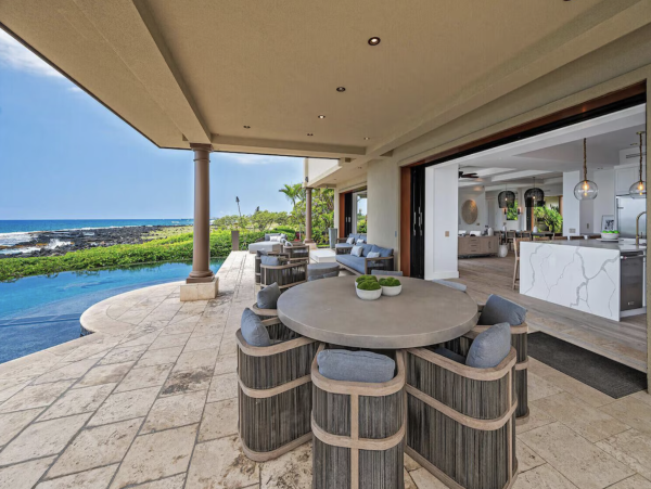 Kailua-Kona Upscale Vacation Rental 180 Degrees Oceanfront Shoreline.