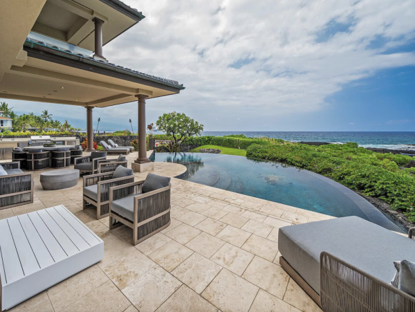 Kailua-Kona Upscale Vacation Rental 180 Degrees Oceanfront Shoreline.