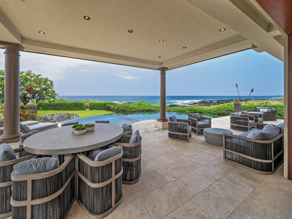 Kailua-Kona Upscale Vacation Rental 180 Degrees Oceanfront Shoreline.